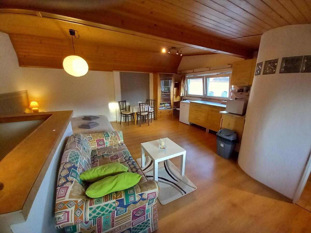 Visual Apartman Комарно Экстерьер фото