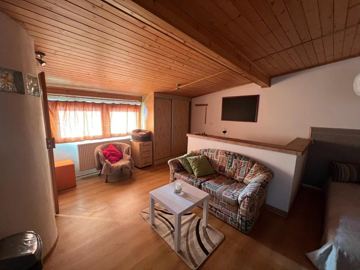 Visual Apartman Комарно Экстерьер фото