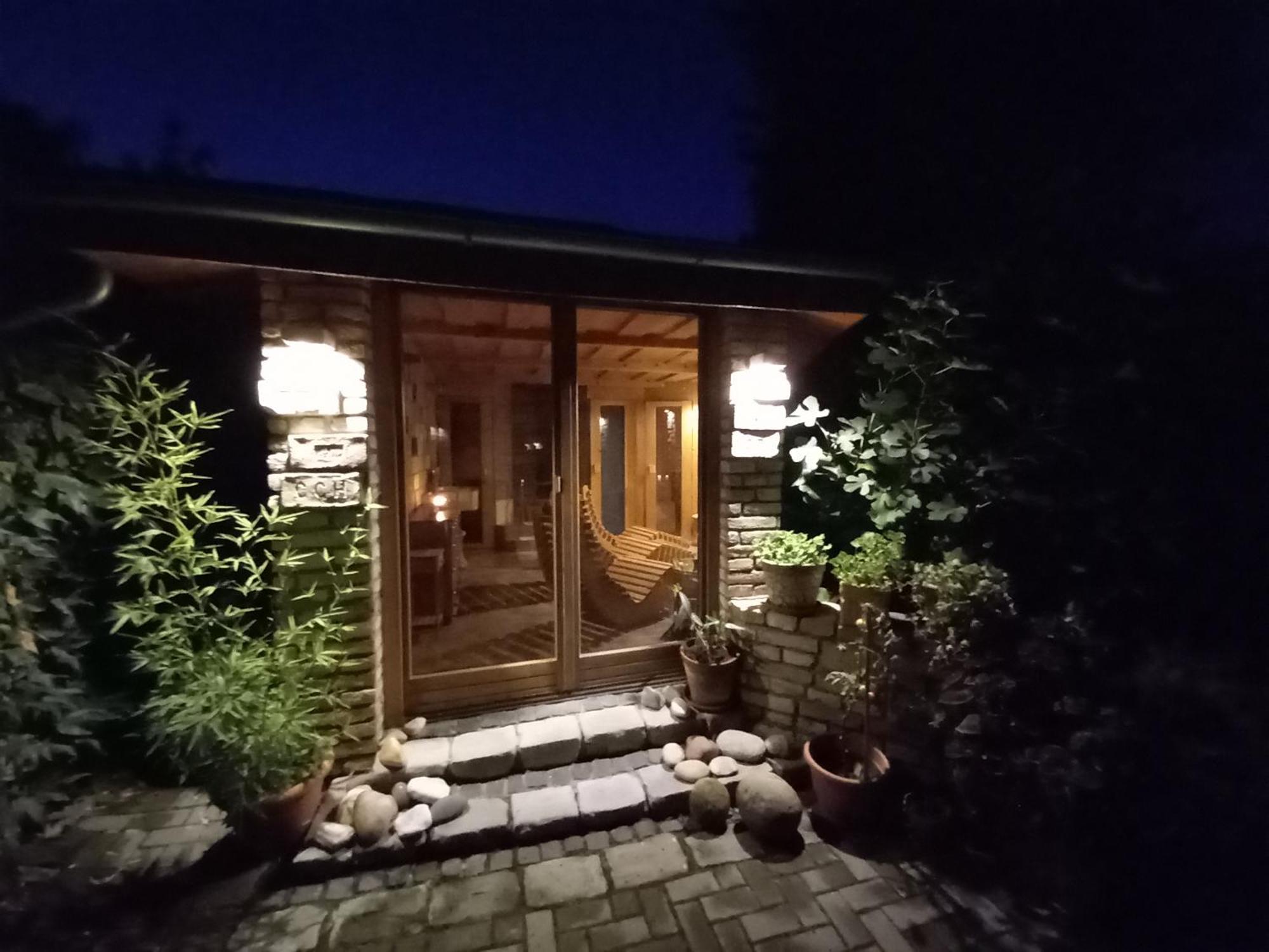 Visual Apartman Комарно Экстерьер фото